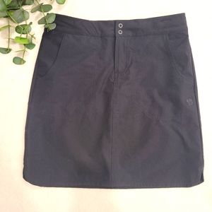 MOUNTAIN HARDWEAR black skirt size 4